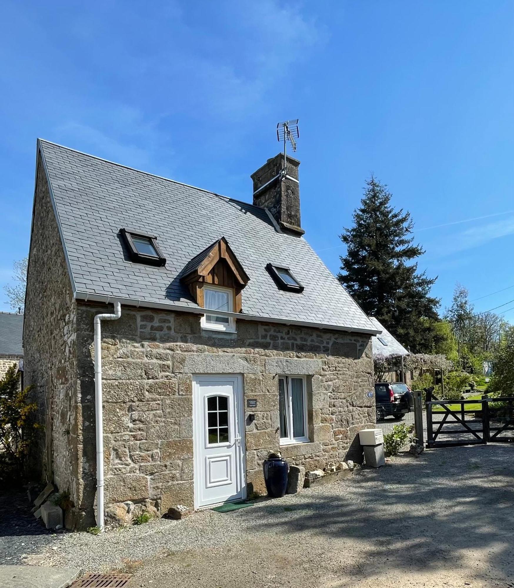 Le Petit Fleur - The Little Flower, Cosy Cottage Saint-Michel-de-Montjoie Εξωτερικό φωτογραφία